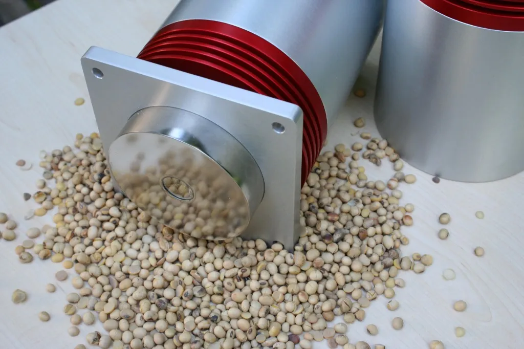 ProLine2550 Sapphire Window with Soybeans